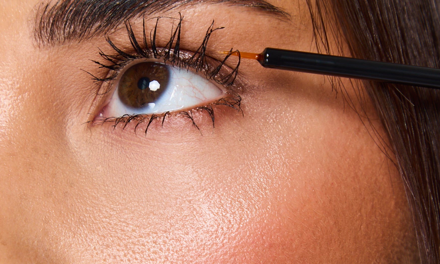 Best Lash Serum for Sensitive Eyes: What to Look For