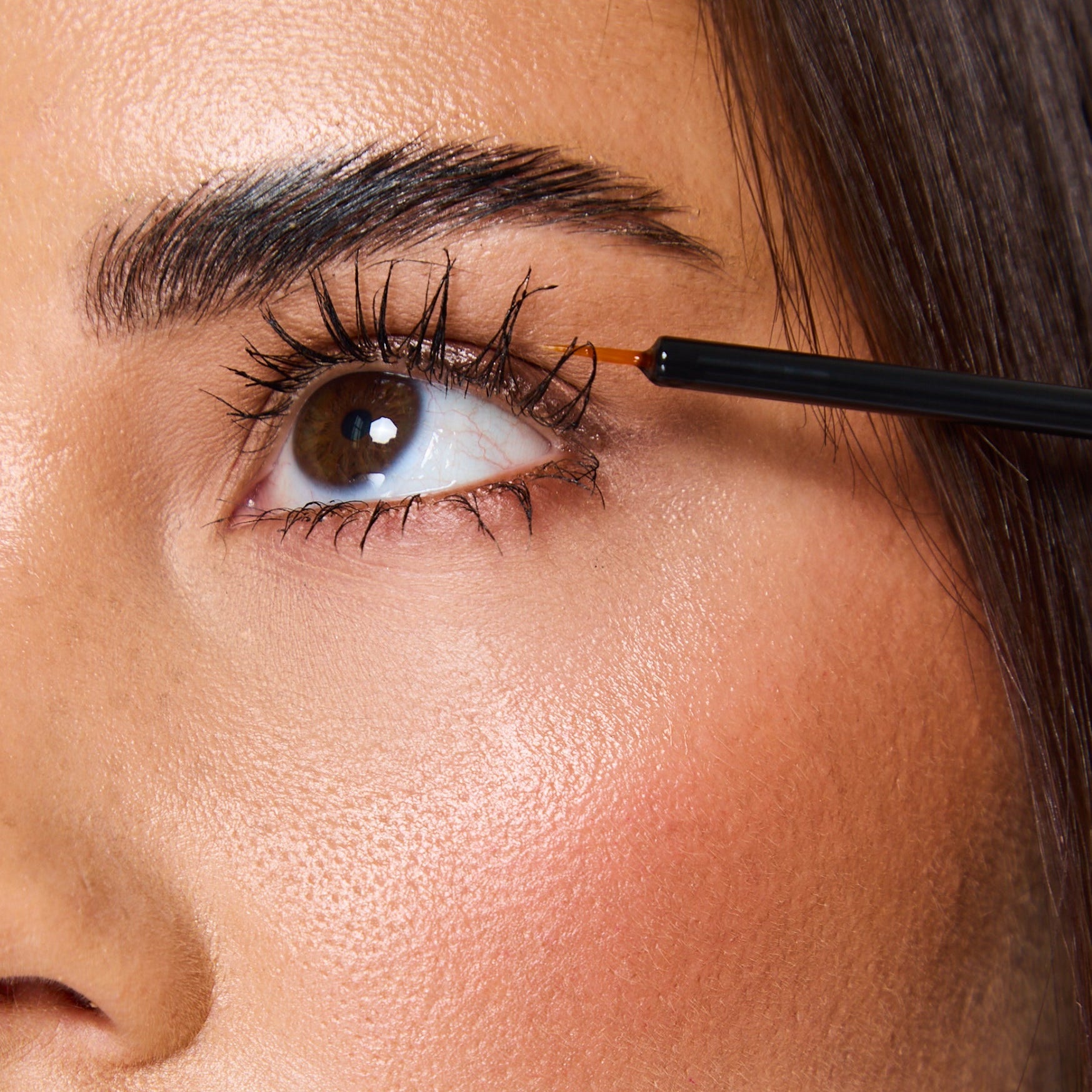 Best Lash Serum for Sensitive Eyes: What to Look For