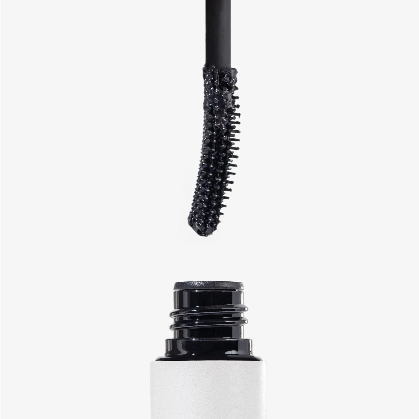 Black Peptide Mascara