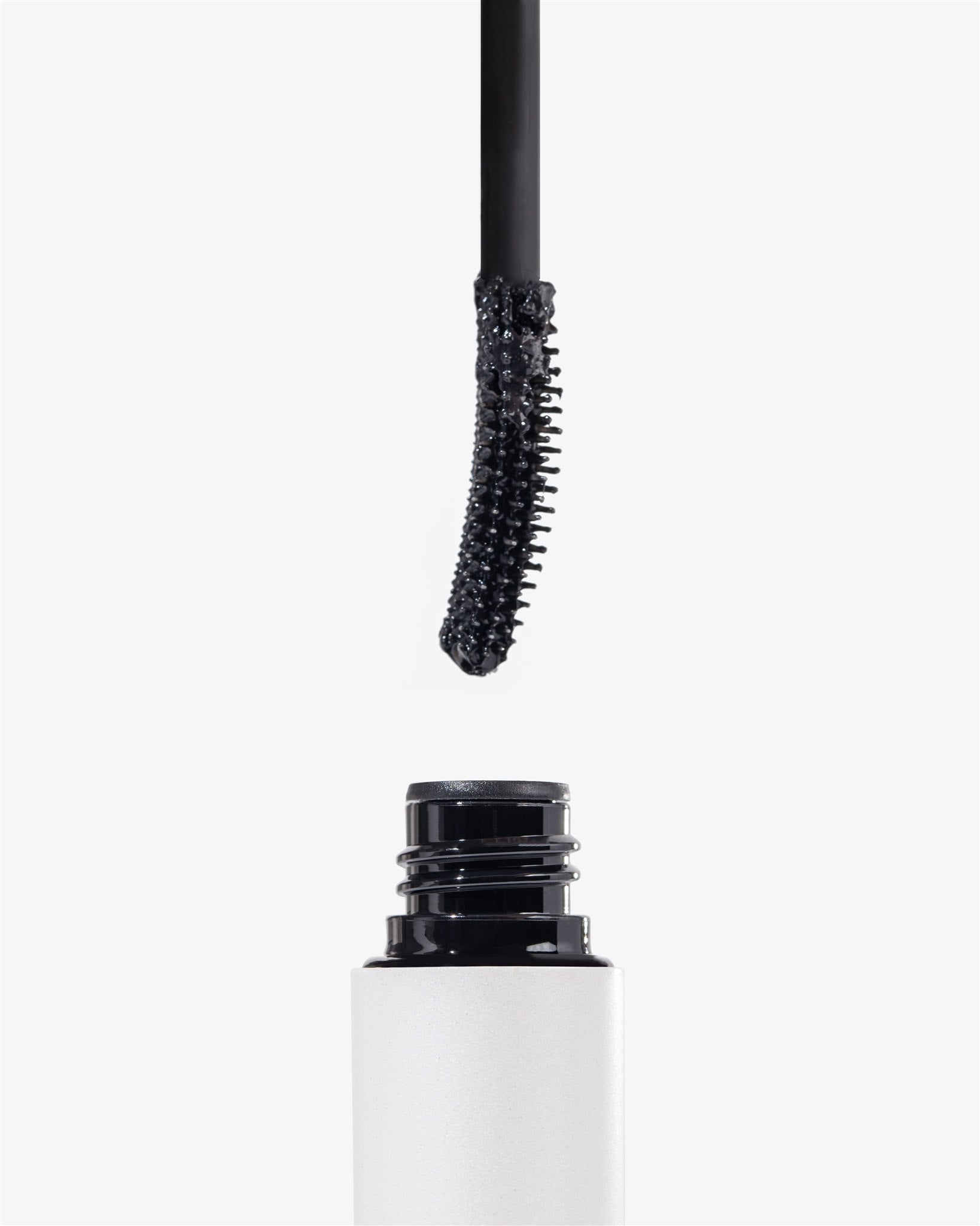 Black Peptide Mascara